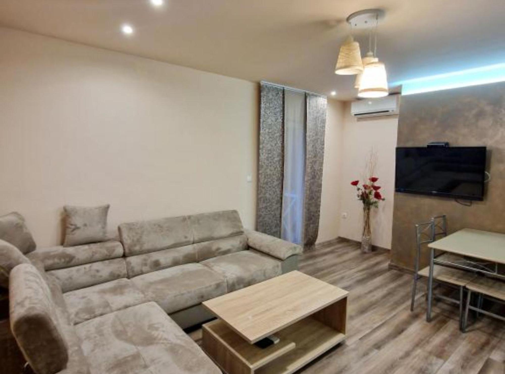 מאלי לוסיניי Pansion Belvedere מראה חיצוני תמונה
